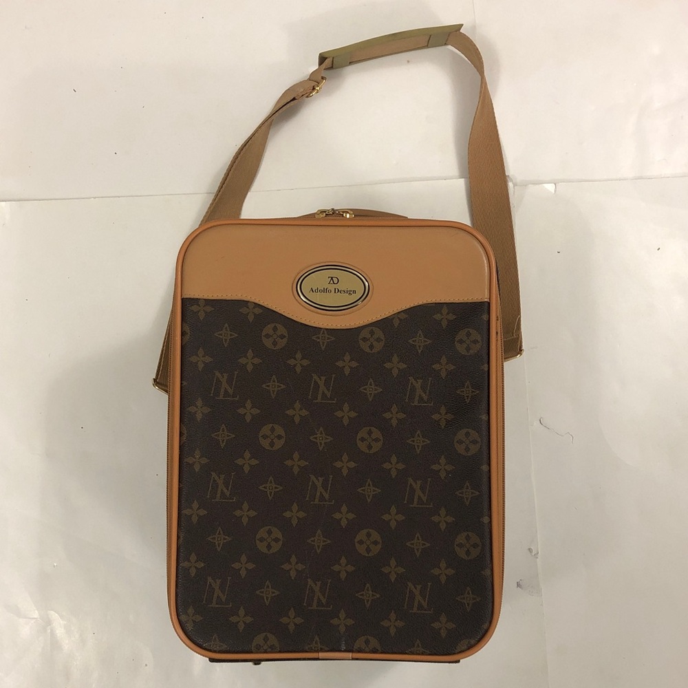 Adolfo Design Bag Wig Brown Tan Adjustable Removable Strap w Mirror Brush Holder